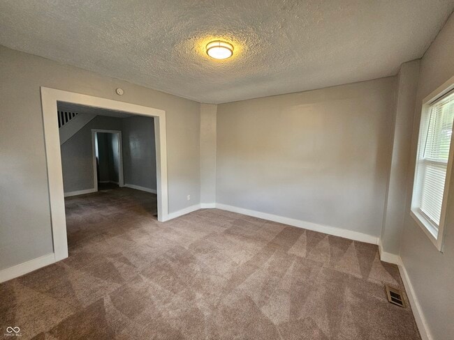 Photo - 2143 Bellefontaine St
