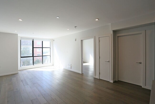 252 9th St