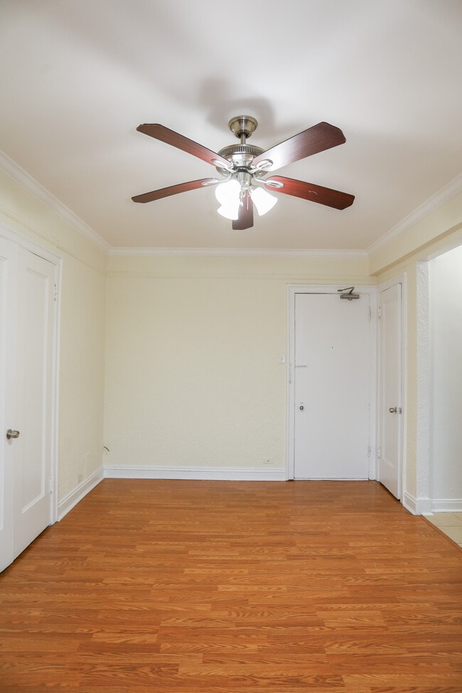 Photo - 6233 N Winthrop Ave Unit #613