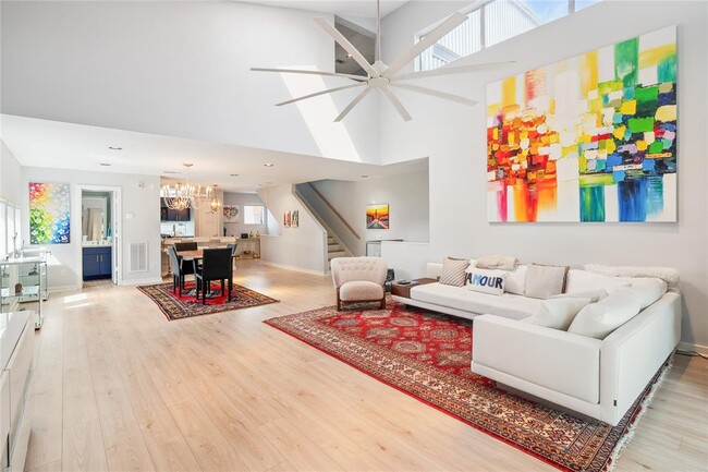 Photo - 2433 Wentworth St Condo