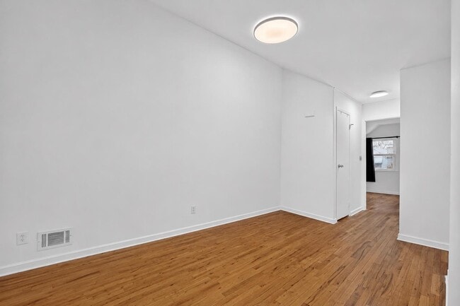 Photo - 16 Crossgate Rd Unit 2