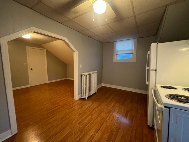 Photo - 552 Maple St Unit 3R