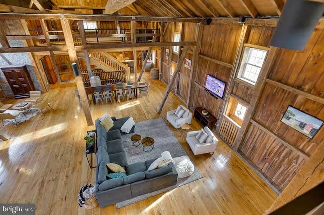 Photo - 284 Hickory Dr