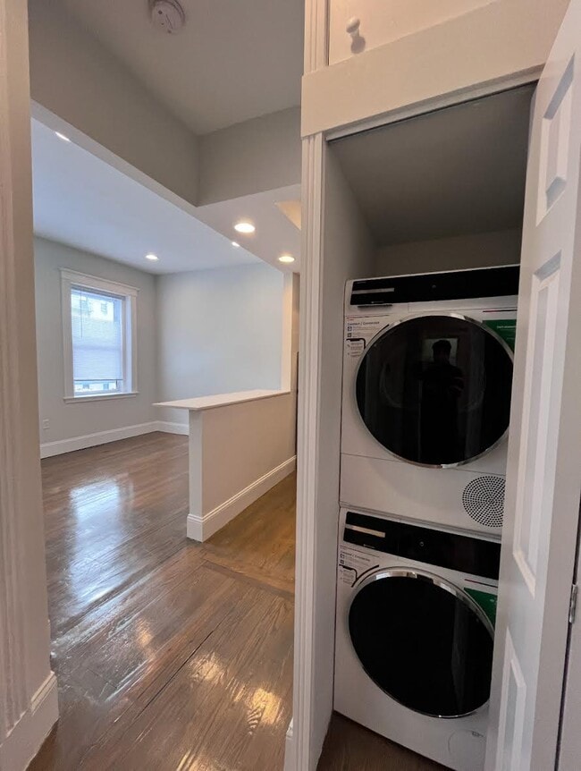 Photo - 31 Queensberry St Unit 2