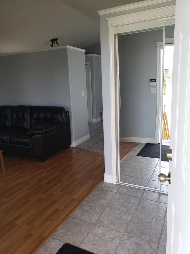 Photo - 10641-73ave 73 Ave