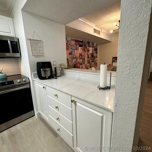 Photo - 10795 SW 108th Ave Unit 304