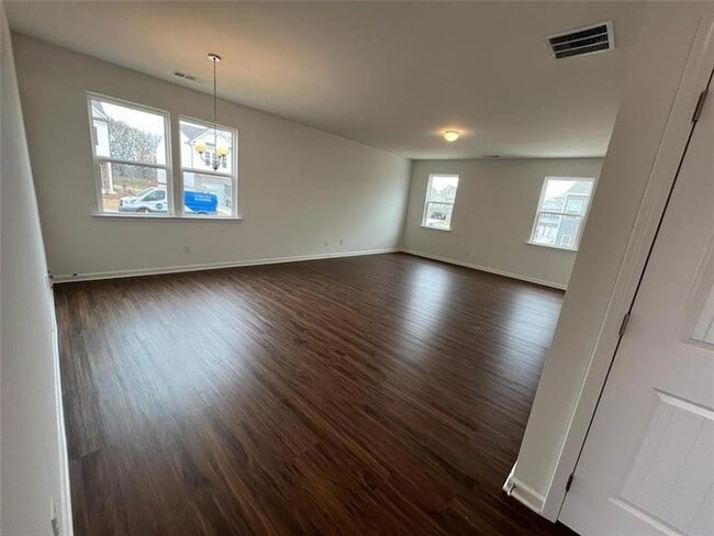 Photo - 140 Windover Wy