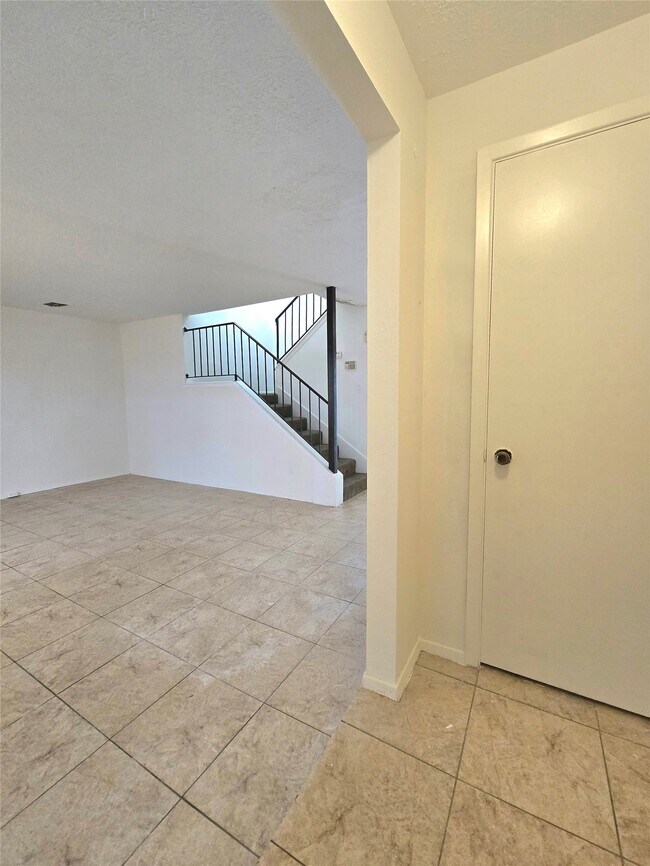 Photo - 7063 Chasewood Dr