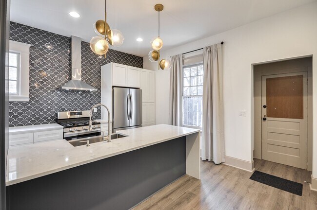 Photo - $500 Off 1st Month: 1bd/1ba Condo in Midto...