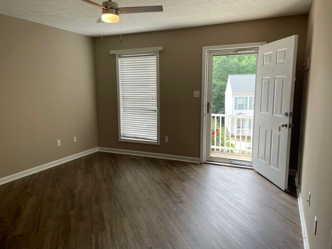 Photo - Beautiful 2 bed, 1 full, 2 half bath 2 sto...