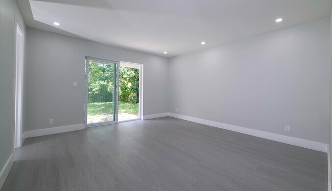 Photo - 5020 SW 28th Terrace