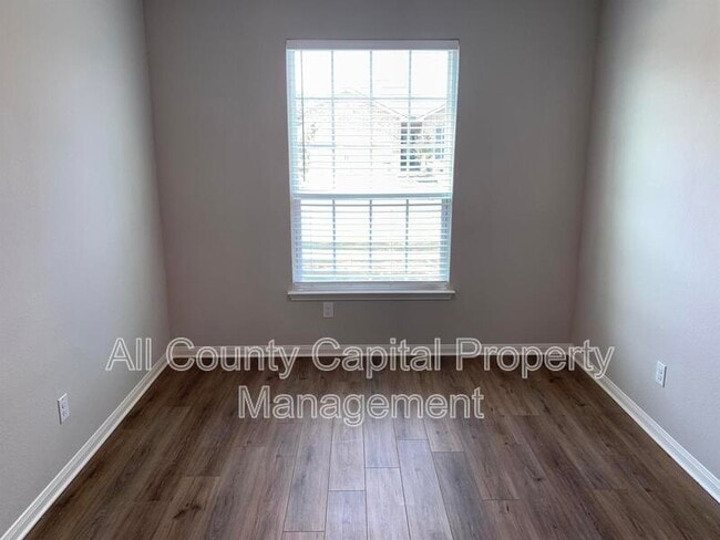 Photo - 112 Declaration Ln