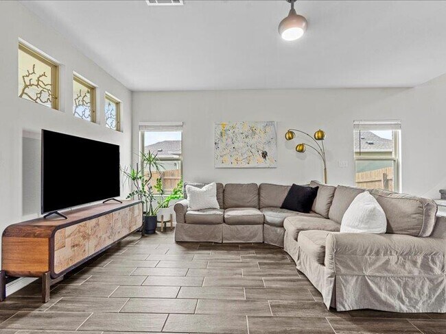 Photo - 8201 Daisy Cutter Crossing