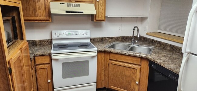 Photo - 479 E 820 S