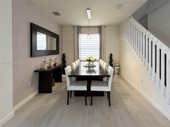 Photo - 10604 W 35th Ln