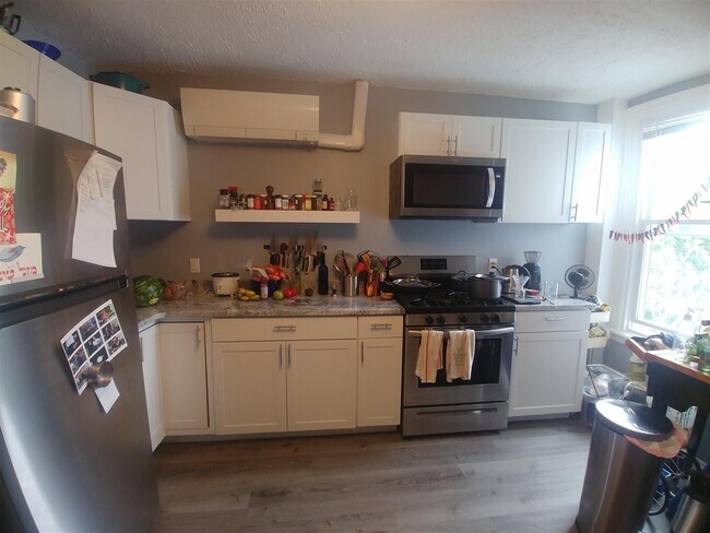 Photo - 320 Somerville Ave Unidad 34