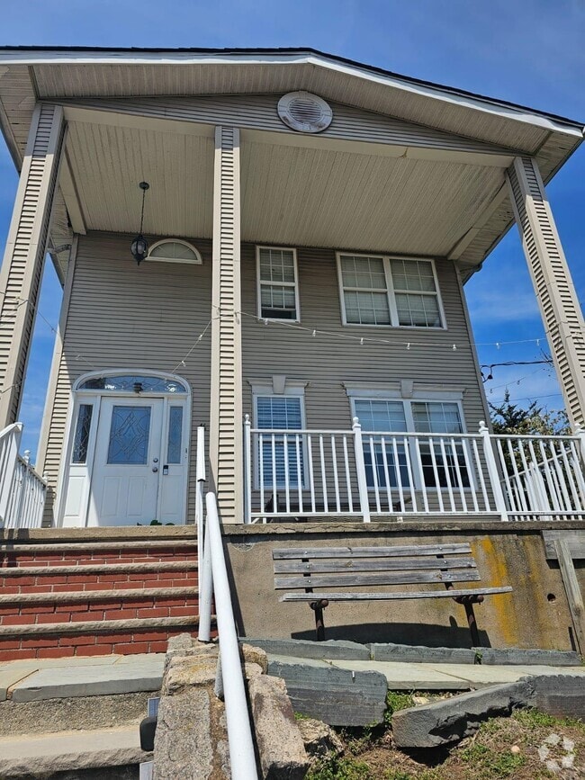 Building Photo - 11 Prospect Terrace Unit 1 Rental