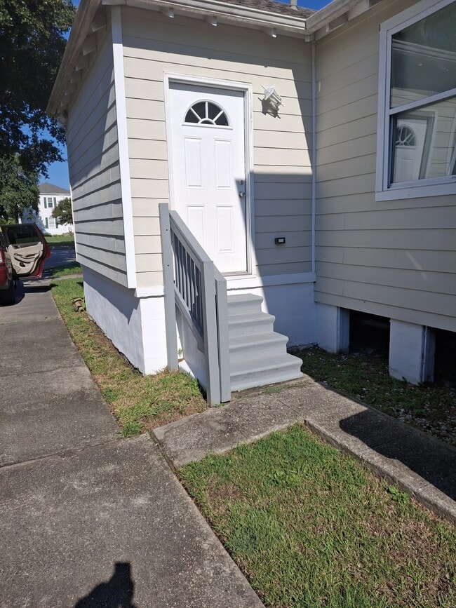 Photo - 5625 Canal Blvd