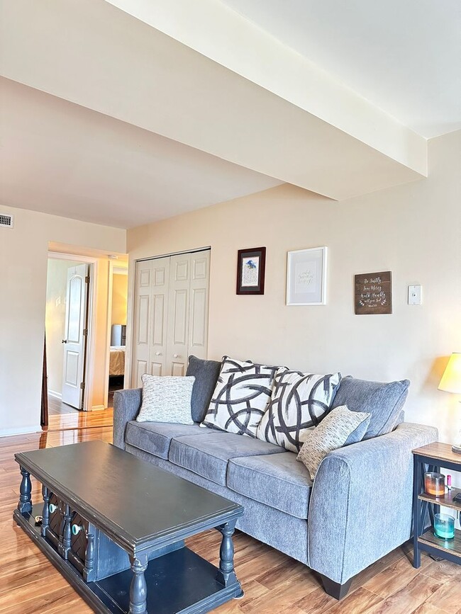 Photo - 1272 Villa Ln