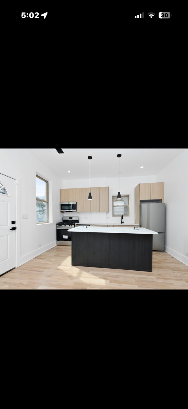 7125 S Drexel Ave Unidad MODERN NEW CONSTRUCTION
