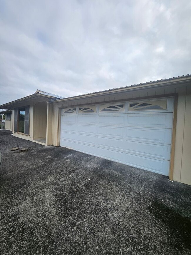 Building Photo - Beautiful 3 bedroom home in Hilo