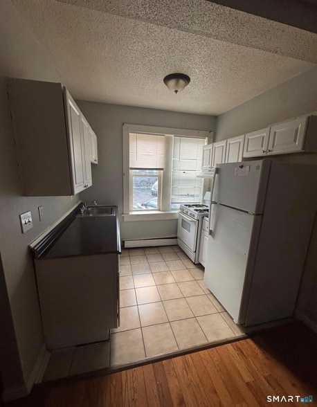 Building Photo - 335 Wells St Unit 2