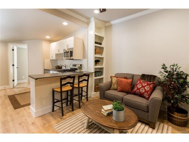 Photo - 198 E 1st Ave Unidad 3