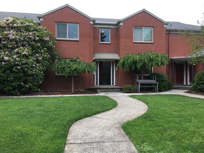 Building Photo - 2515 SE 51st Ave Unit #18 Rental