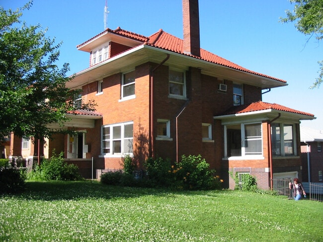 Building Photo - 531 S 36th St Rental