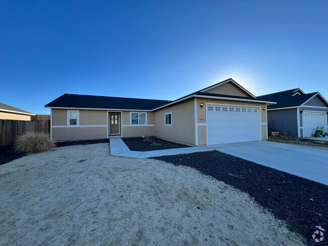 Building Photo - 4 Bedroom 2 Bathroom Fernley Home