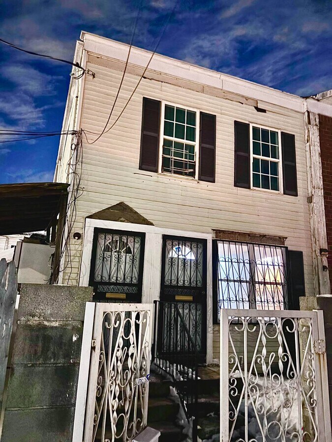 Photo - 107-58 156th St