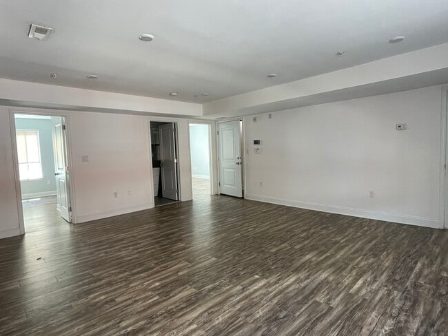 Photo - 1257 N Newkirk St