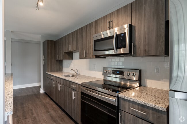 2BR, 2BA - 1,300SF