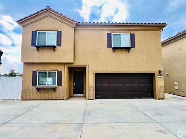 Building Photo - Beautiful 4 bedroom 3 Bathroom home - Covina