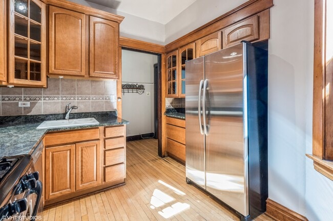 Photo - 3708 N Racine Ave Unidad 2