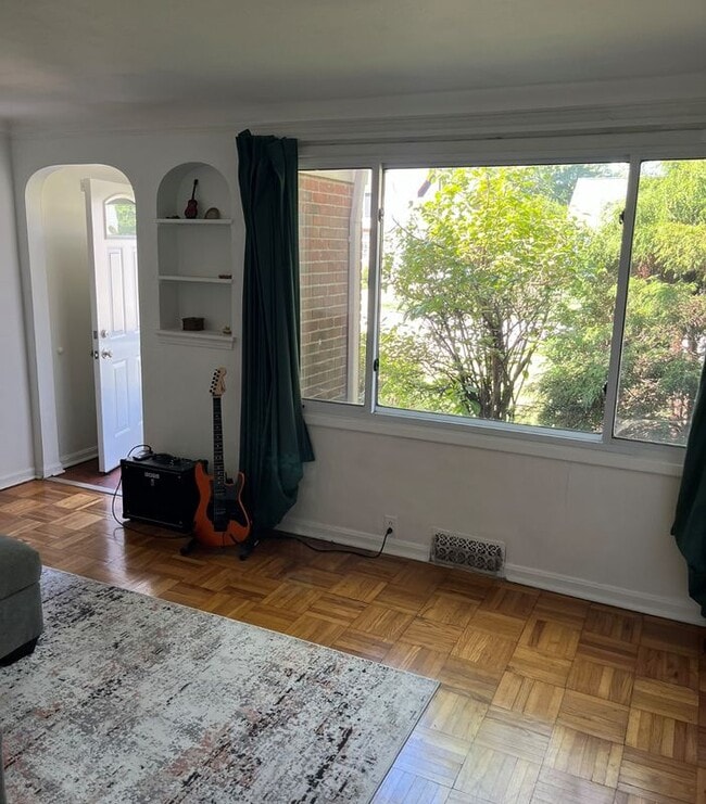 Photo - 1663 Longwood Rd