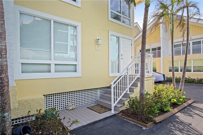 Photo - 245 NE MacArthur Blvd Unit 12
