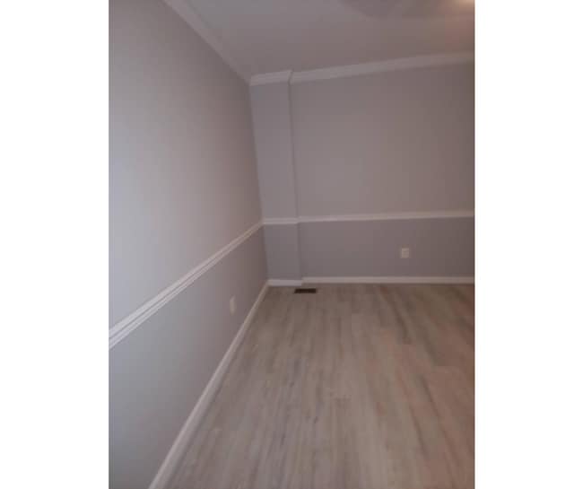 Building Photo - 452 Main St Unit E Available $800 E