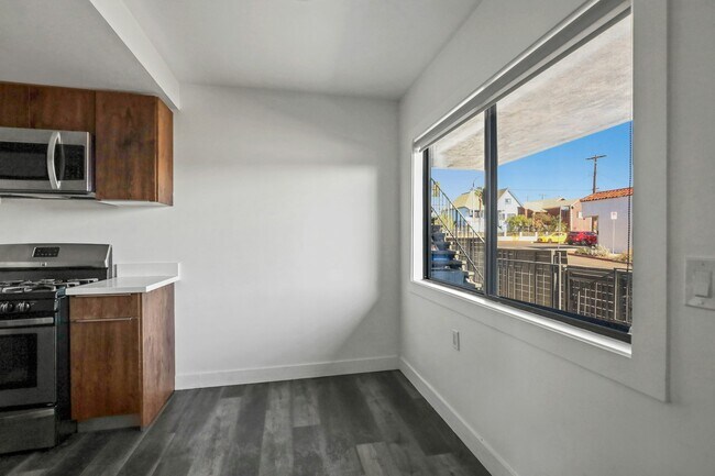 Photo - 215 N Fickett St Unit 6