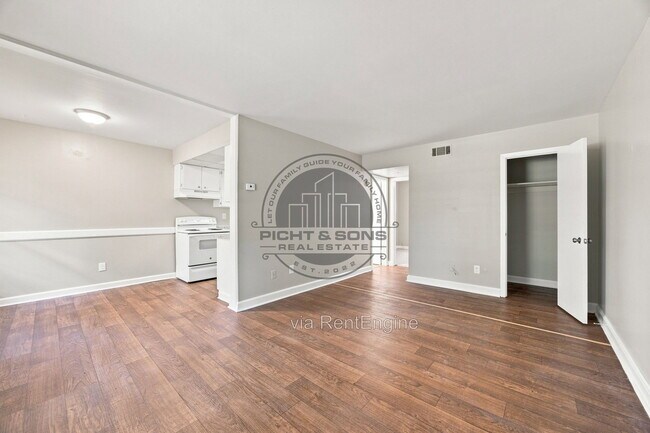 457 White Dr Unit B4