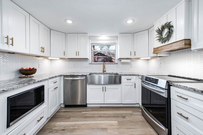 Photo - 26715 Maplewood Dr