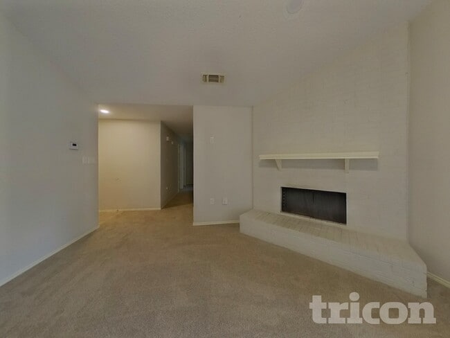 Photo - 537 Greenway Dr