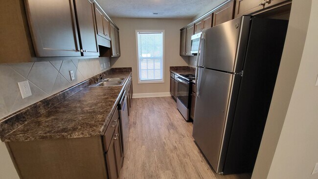 1700 7th St Unidad 1700-B E 7th Street