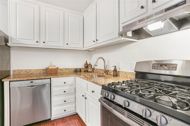 Photo - 1175 Church St Unidad K