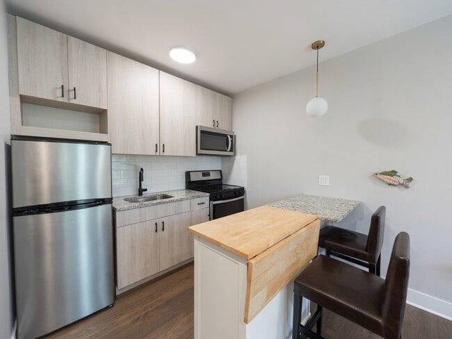 Building Photo - 4004 N Bell Ave Unit 2C
