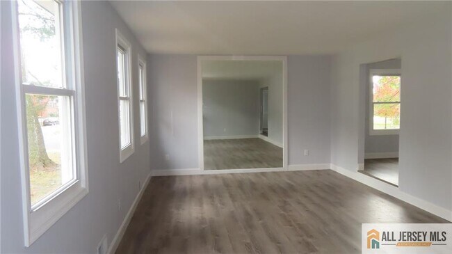 Photo - 1 Sturbridge Dr