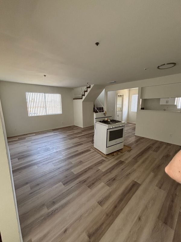 6431 Los Robles Ave