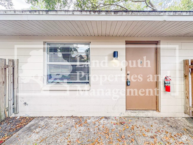 Photo - 815 W Carole St