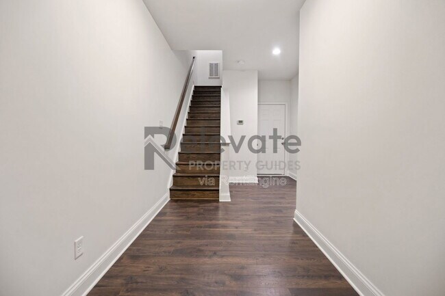 Photo - 6851 Dunton Rd