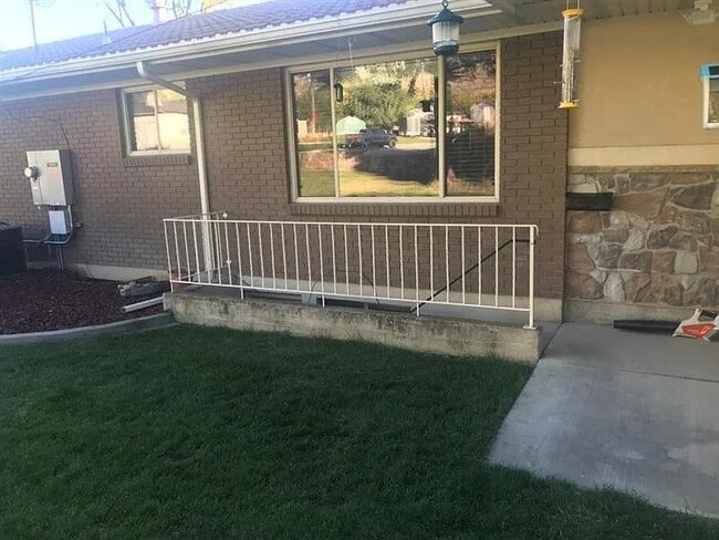 Photo - 795 E 350 N